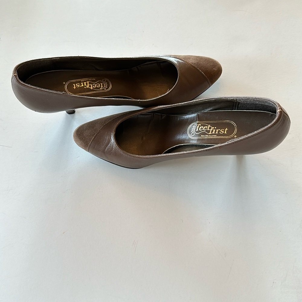 Vintage Taupe Size 7 N Heels in Leather and Suede with Leather Soles.